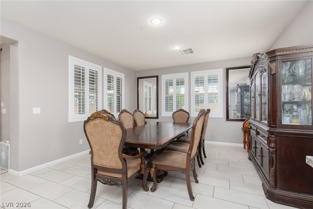 824 Claystone Ridge Avenue Property Photo 12