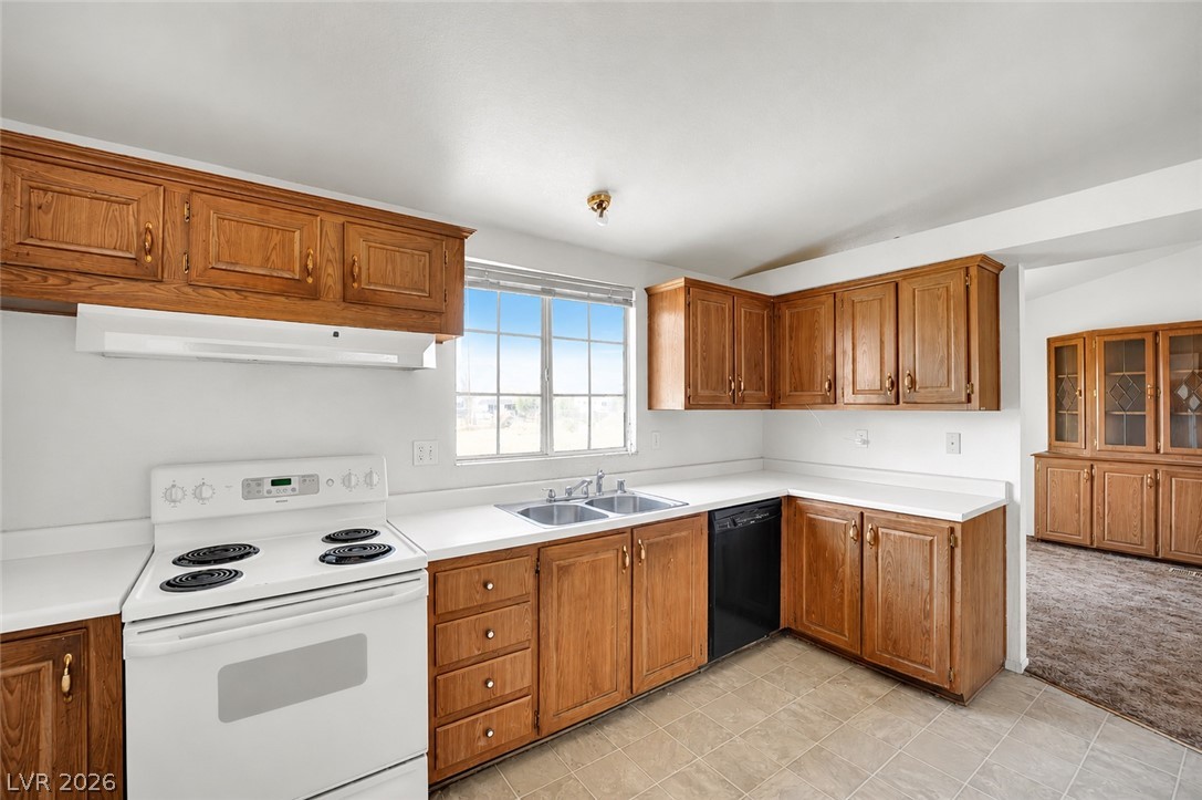 4361 Maple Road Property Photo 6