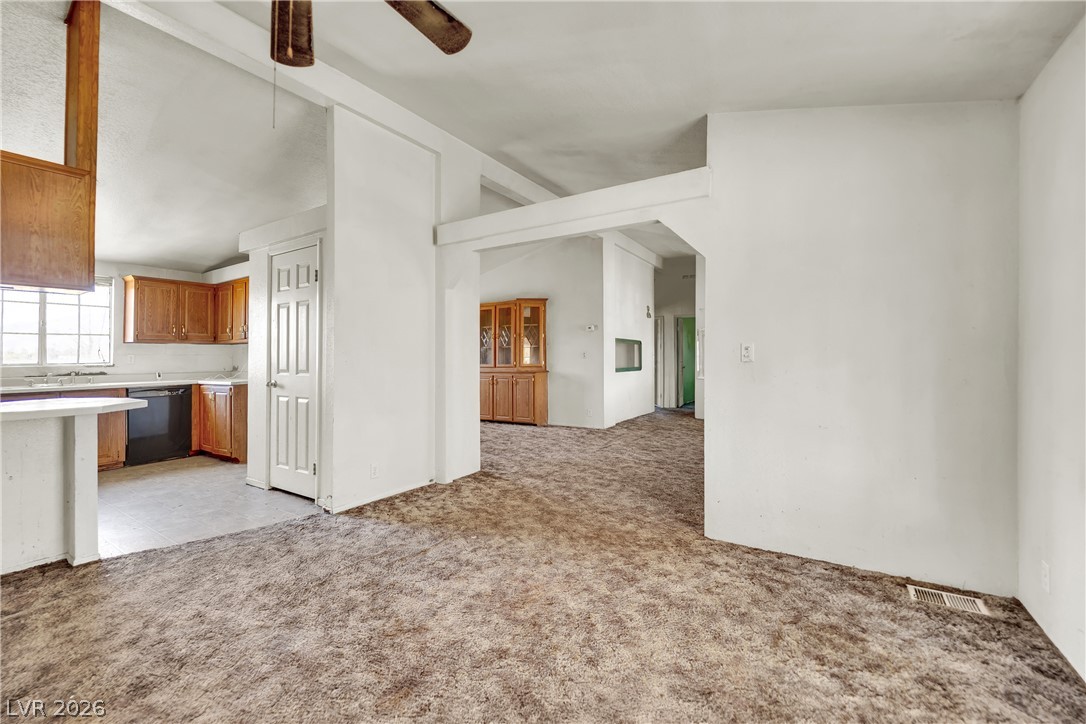 4361 Maple Road Property Photo 10