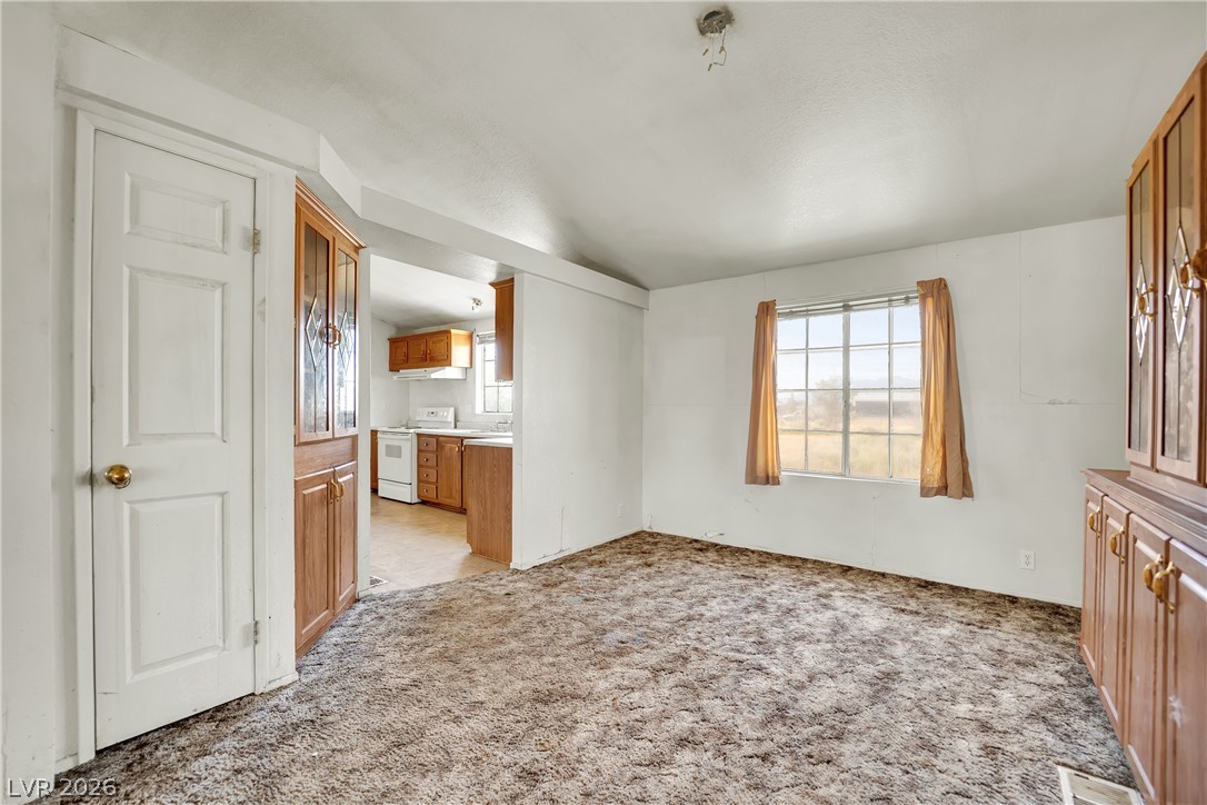 4361 Maple Road Property Photo 11