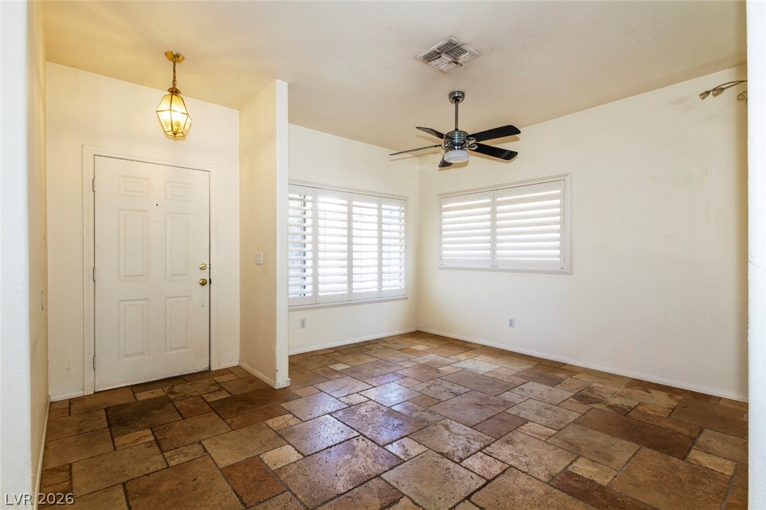 7705 Four Seasons Drive Property Photo 4