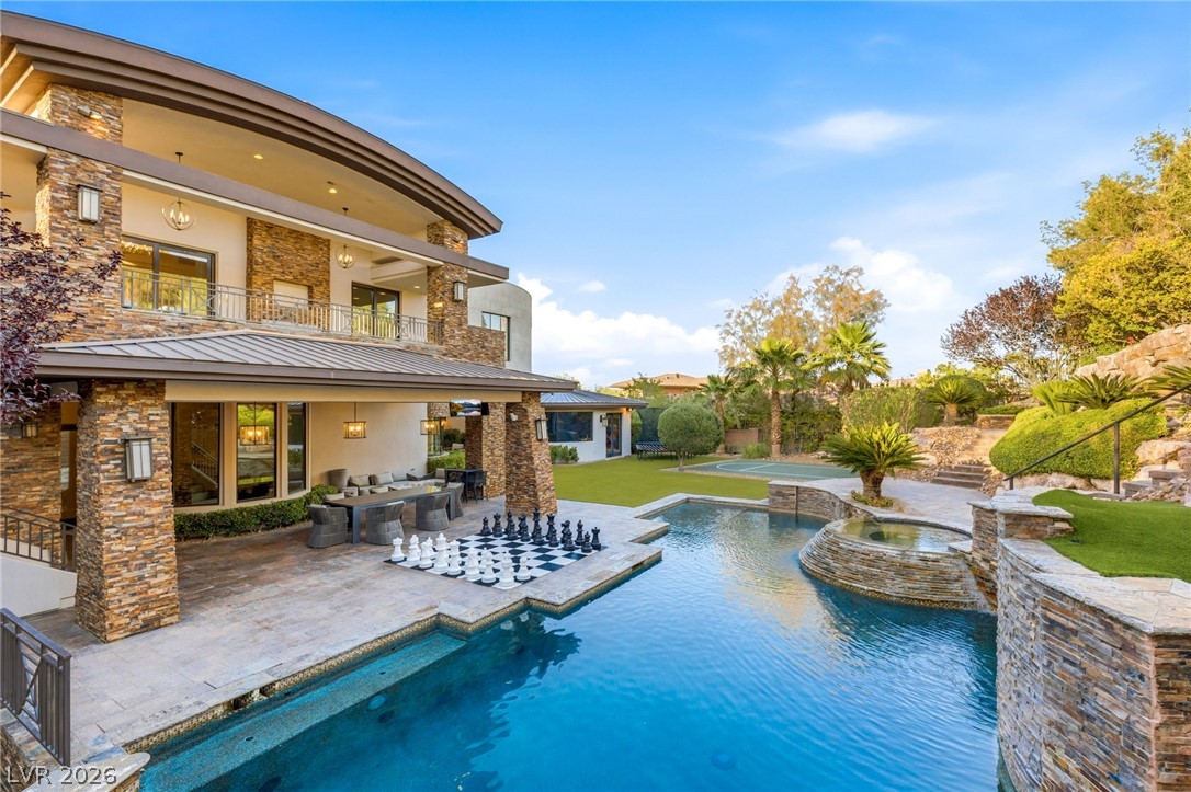 47 Soaring Bird Court Property Photo 7