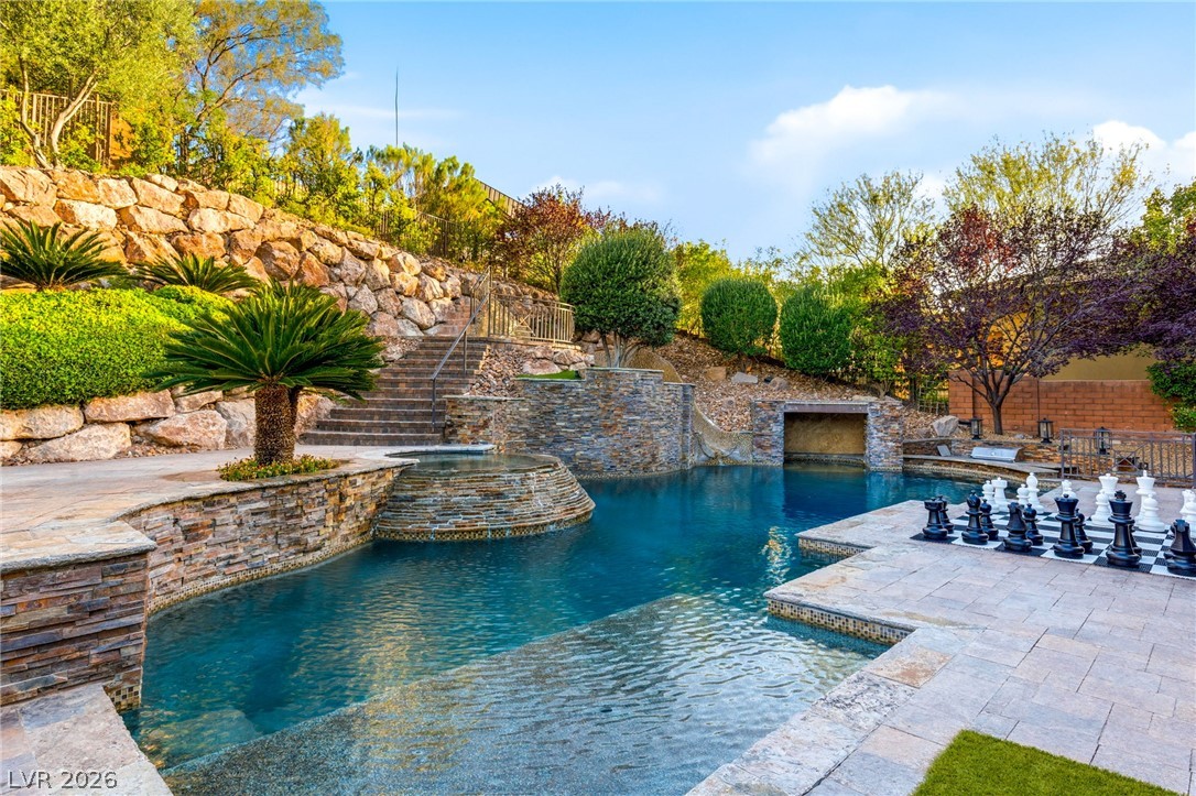 47 Soaring Bird Court Property Photo 8