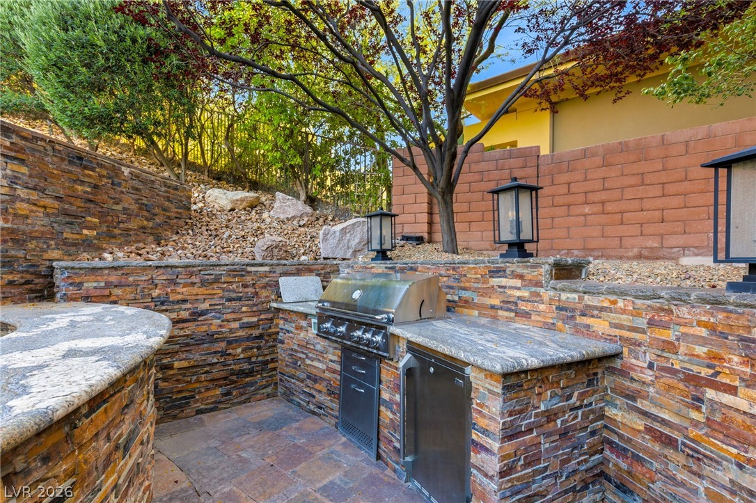 47 Soaring Bird Court Property Photo 16