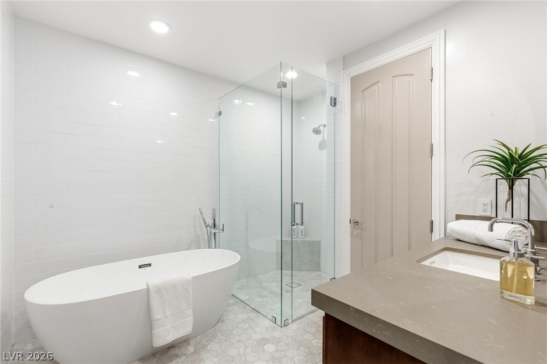 47 Soaring Bird Court Property Photo 59