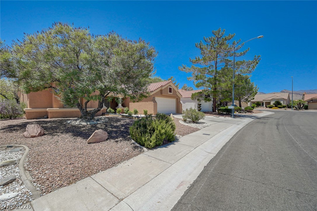 9617 Gold Bank Drive Property Photo 3
