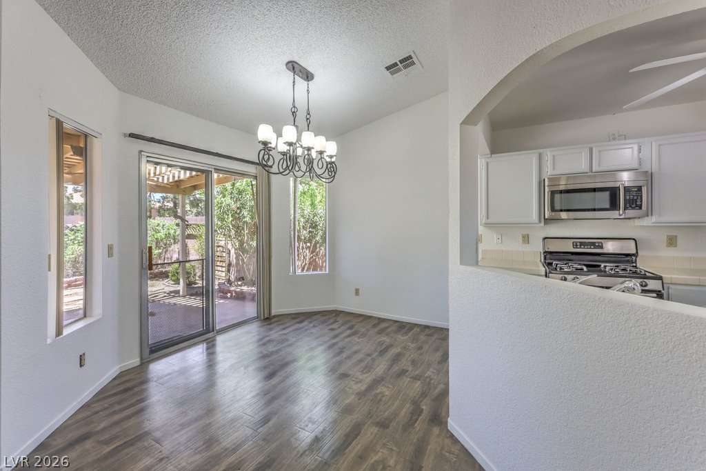 1451 Harmony Hill Drive Property Photo 3