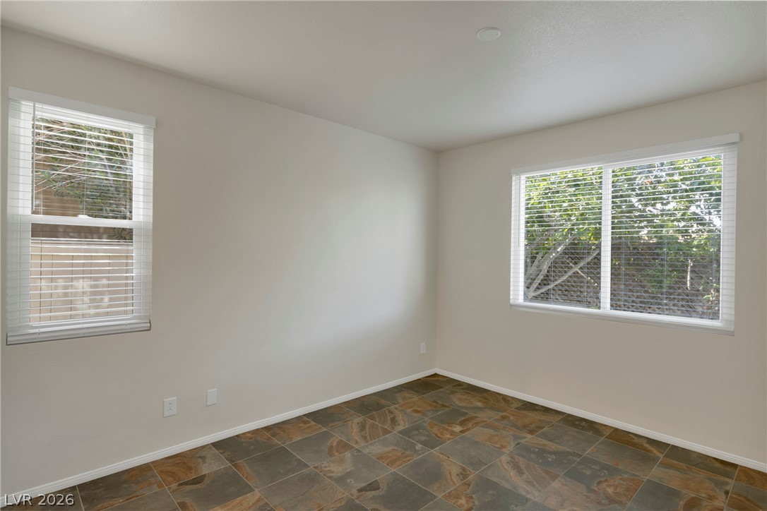 609 Elliot Peak Avenue Property Photo 9