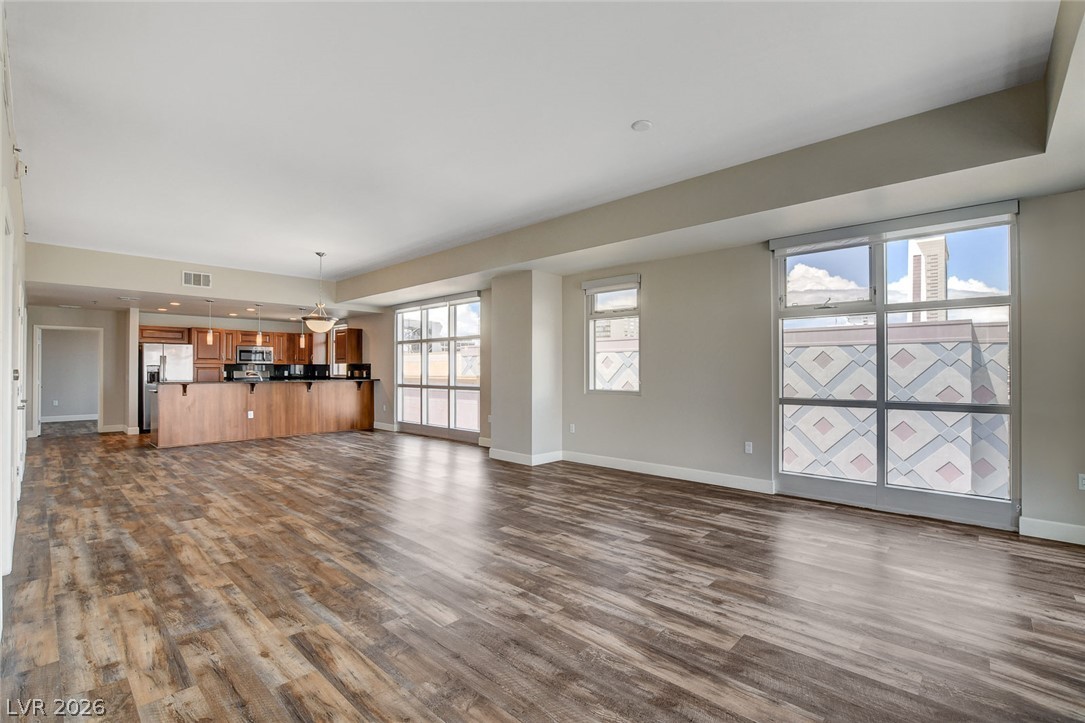 150 North Las Vegas Boulevard 804 Property Photo 6