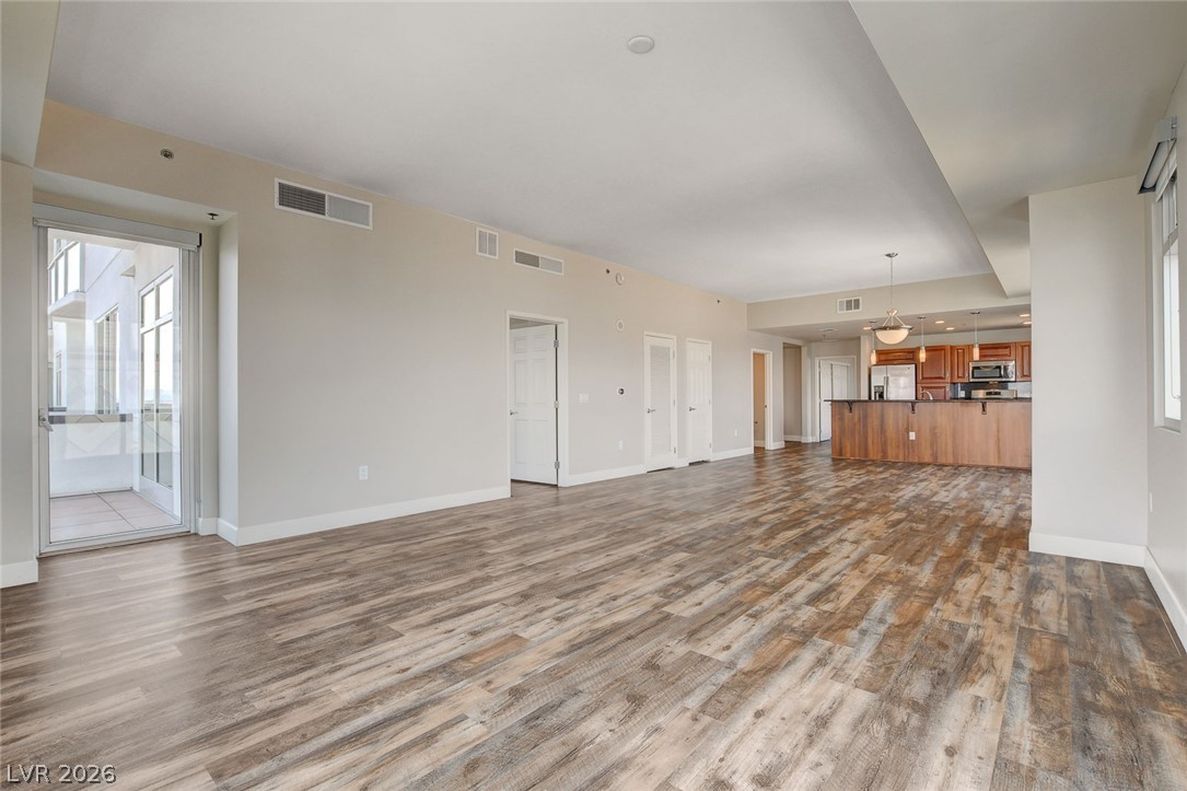 150 North Las Vegas Boulevard 804 Property Photo 7