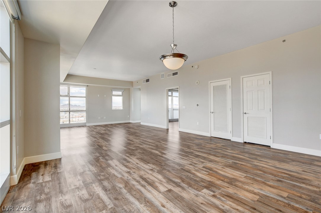 150 North Las Vegas Boulevard 804 Property Photo 8