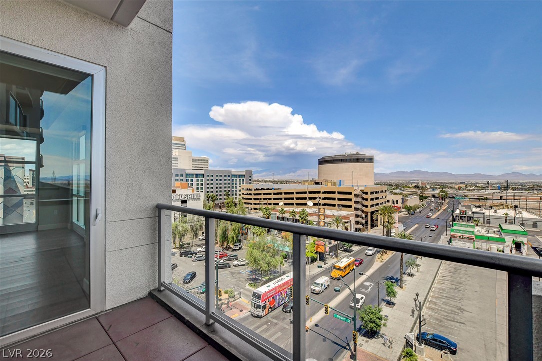 150 North Las Vegas Boulevard 804 Property Photo 37