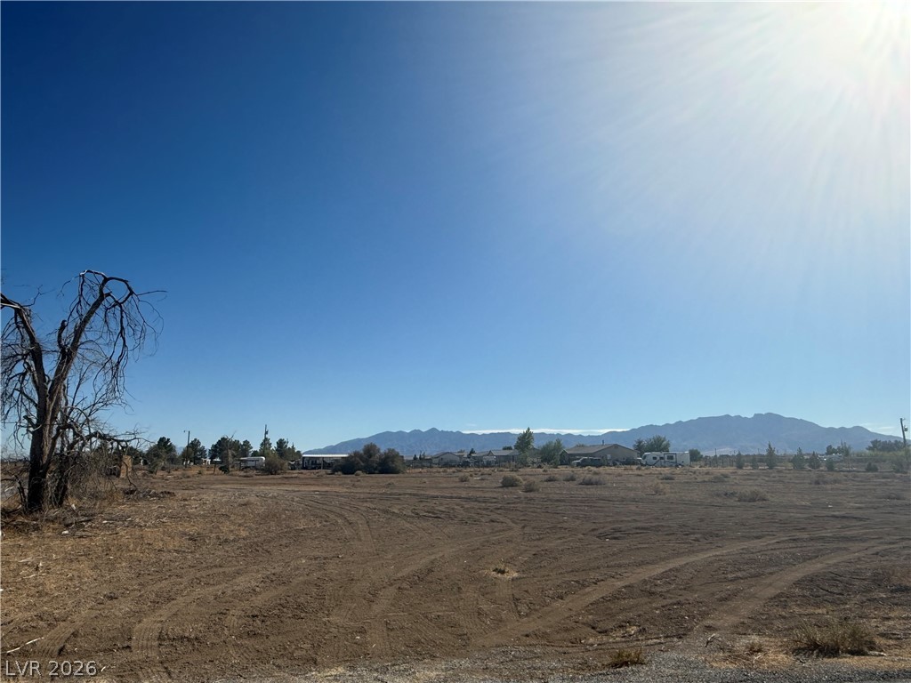 1751 Vondell Drive Property Photo 8