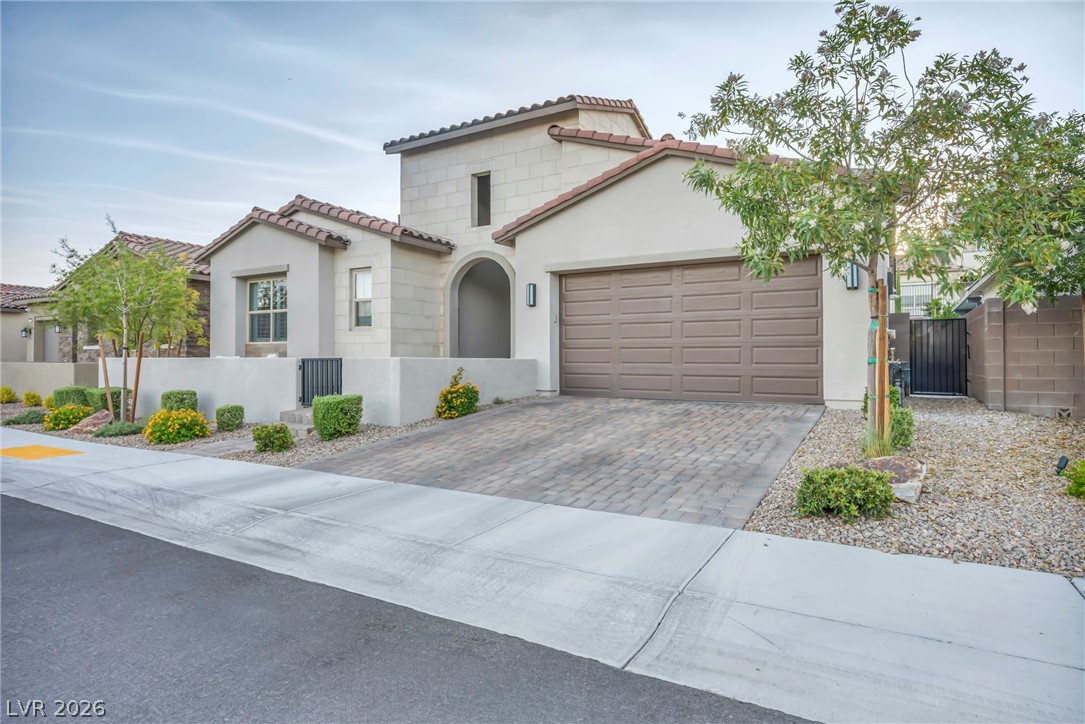 253 Robledo Street Property Photo 8