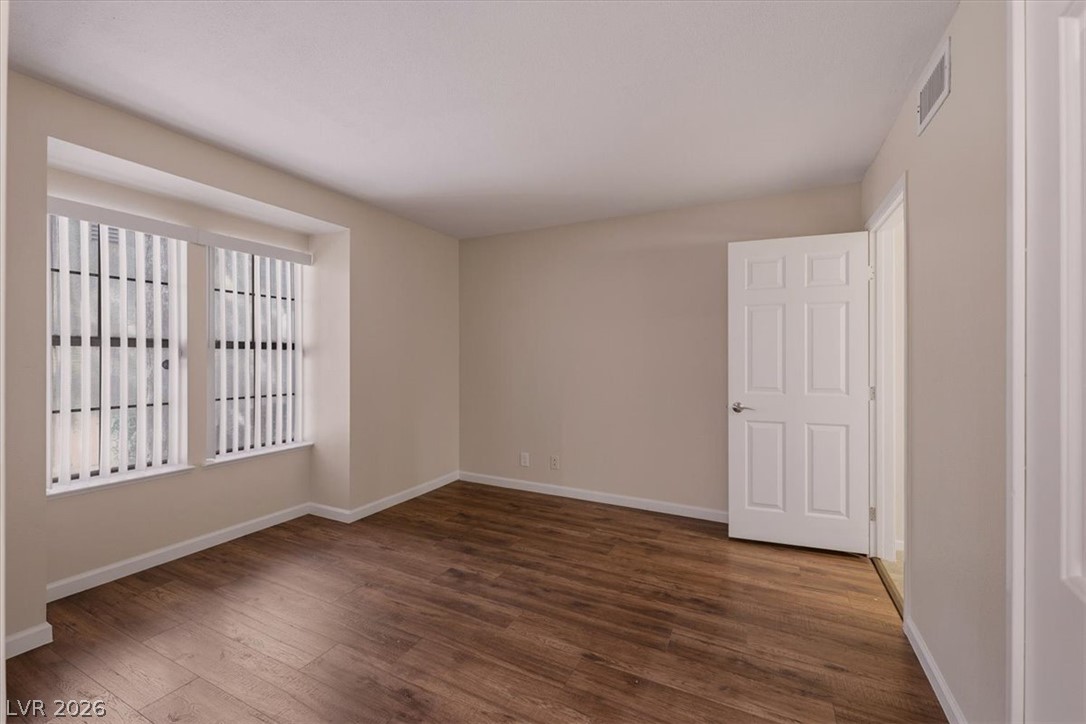2410 Pickwick Drive Property Photo 10