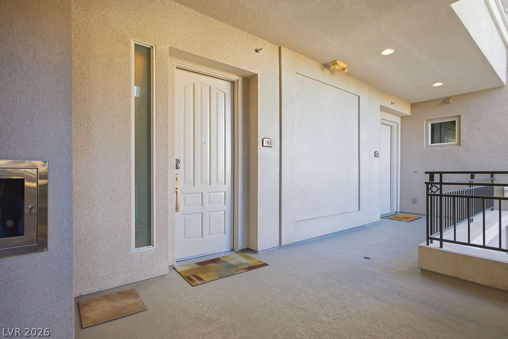 9224 Tesoras Drive 301 Property Photo 20