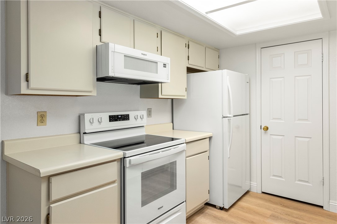 3550 Bay Sands Drive 2015 Property Photo 9