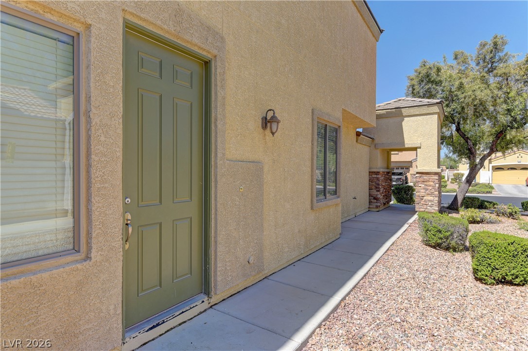 5536 Overlook Valley Street Property Photo 3