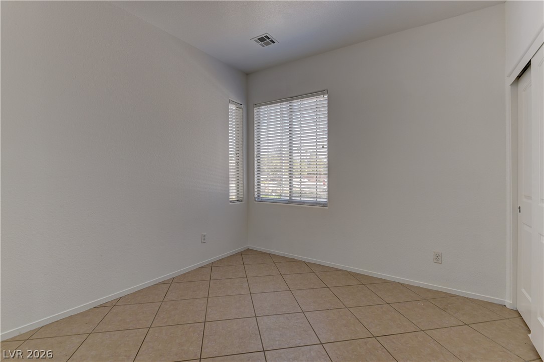 5536 Overlook Valley Street Property Photo 8