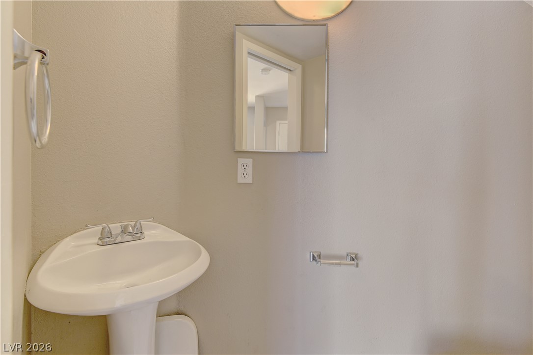 3950 South Sandhill Road 121 Property Photo 13