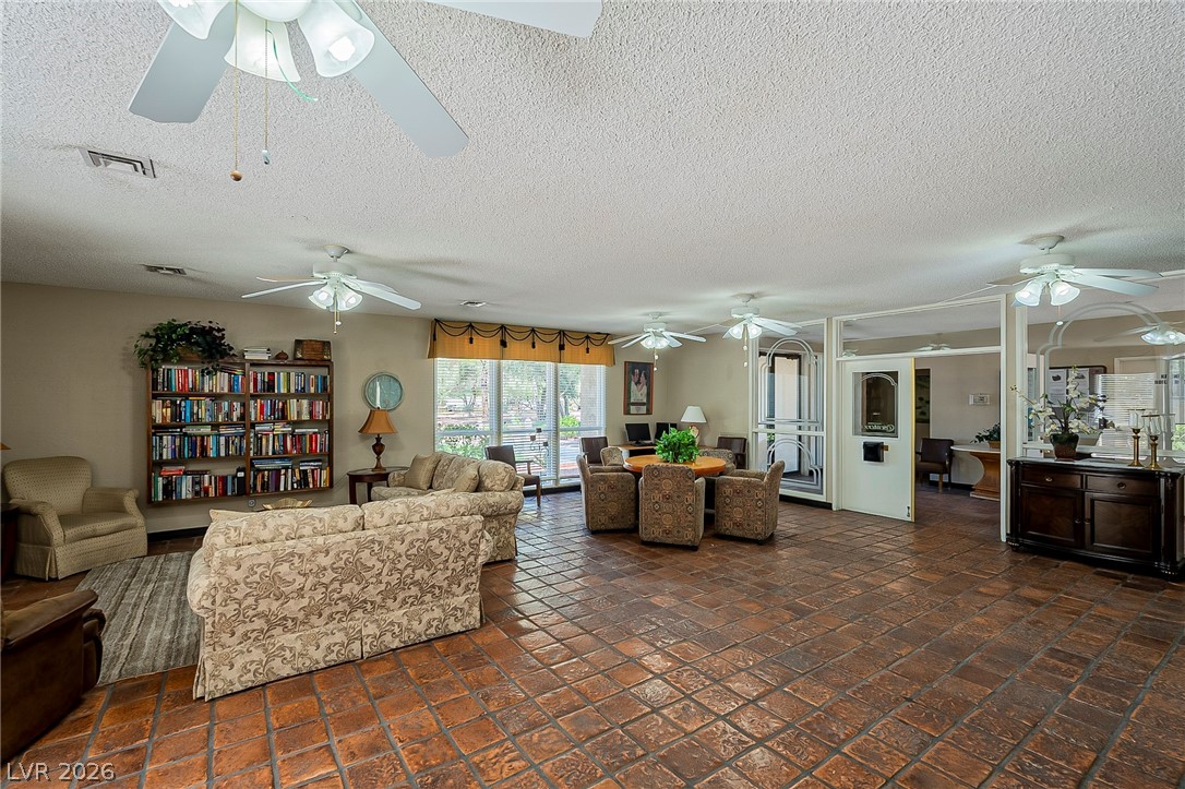 730 Royal Crest 422 Property Photo 27