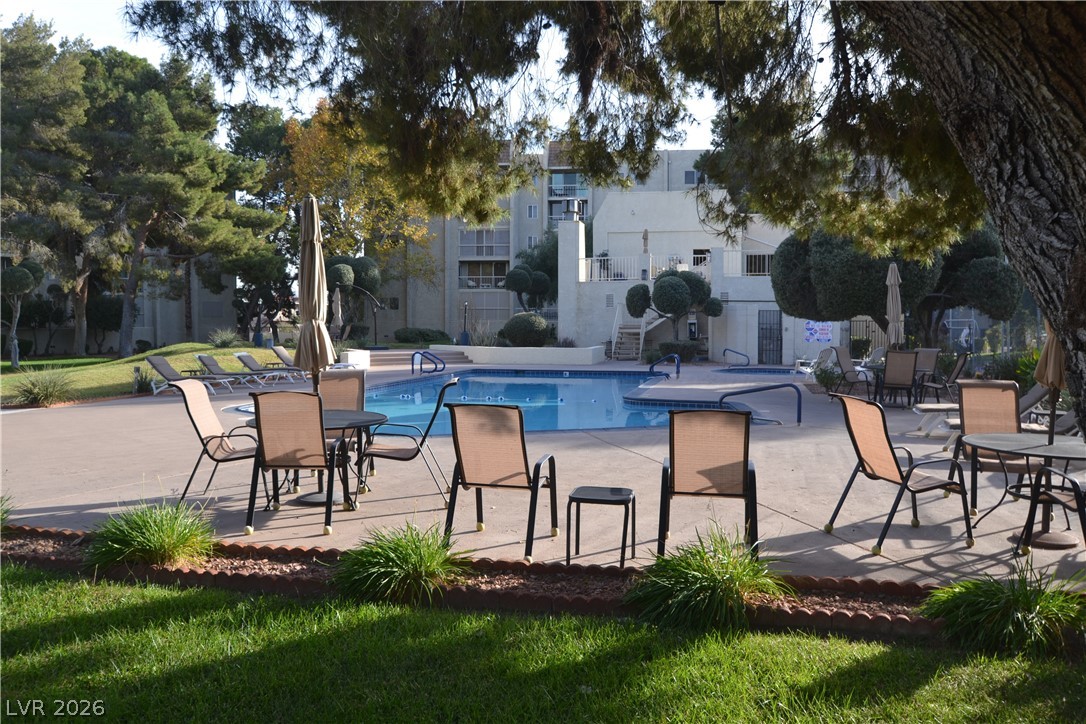 730 Royal Crest 422 Property Photo 32