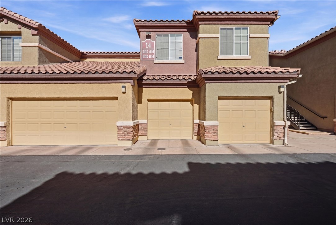 6868 Sky Pointe Drive 1053 Property Photo 2