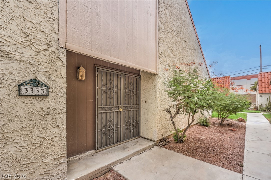 3333 Racquet Street Property Photo 1