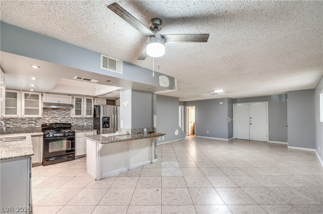 3333 Racquet Street Property Photo 11