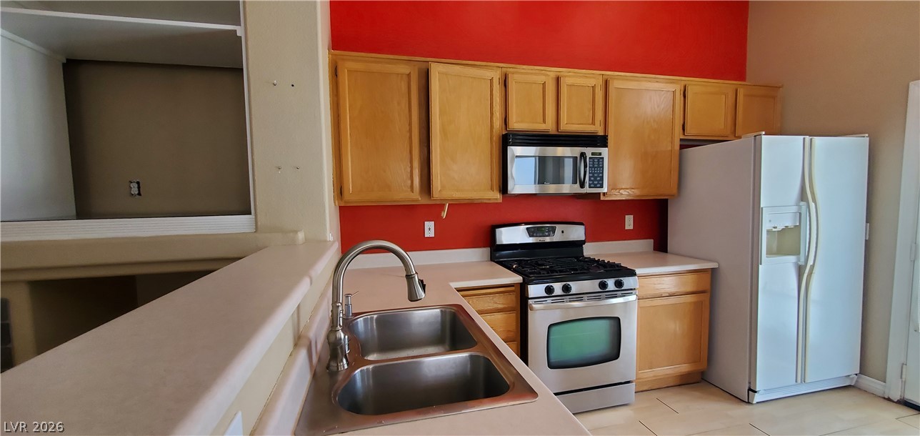 8909 Colorful Pines Avenue Property Photo 7