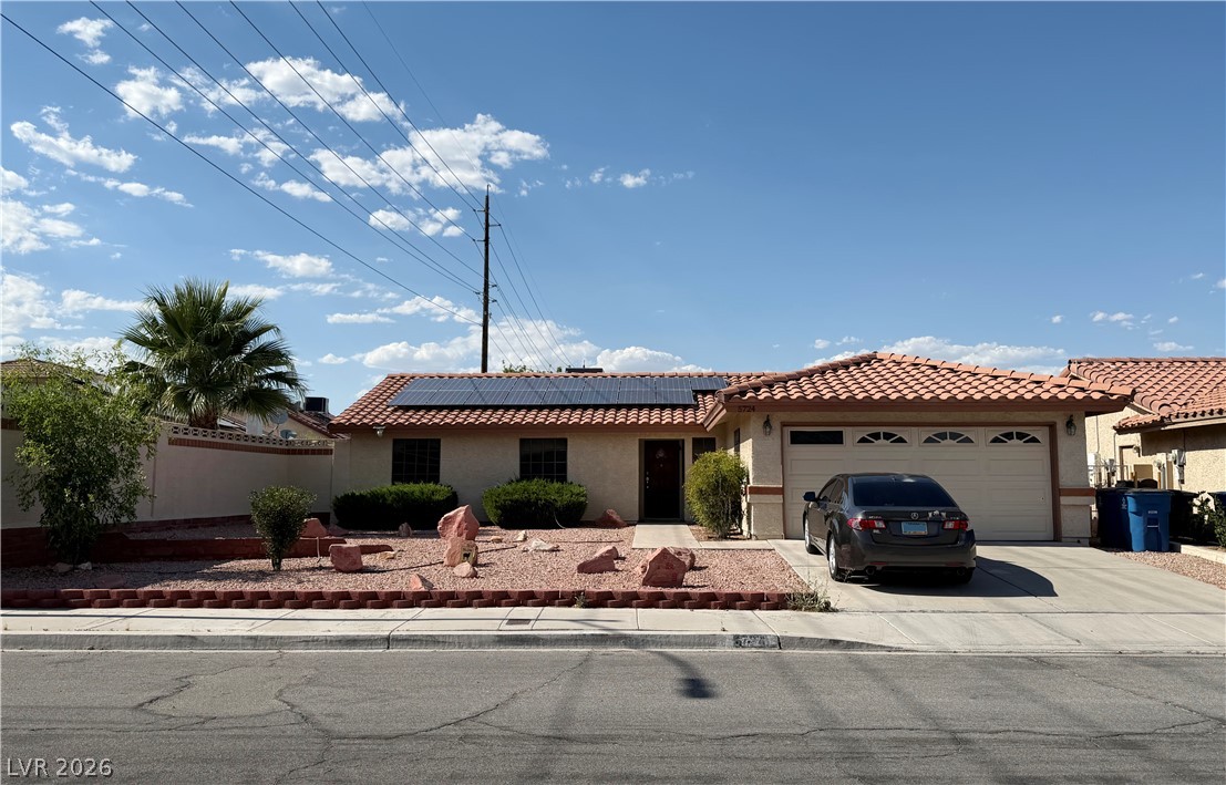 5724 West Viking Road Property Photo 1