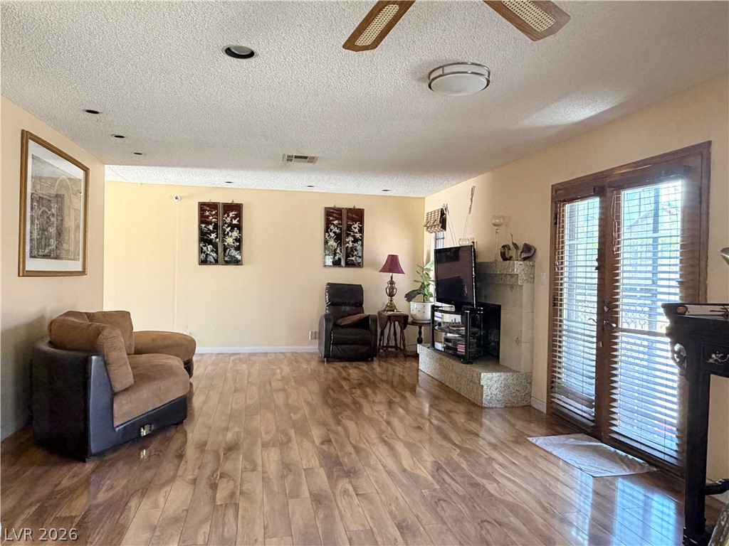 5724 West Viking Road Property Photo 7