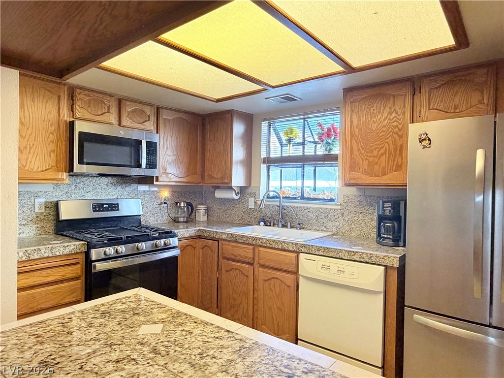 5724 West Viking Road Property Photo 10