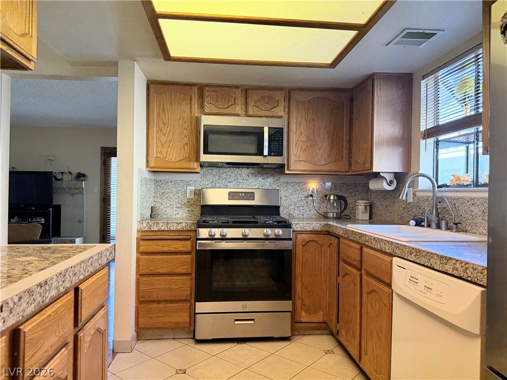 5724 West Viking Road Property Photo 11
