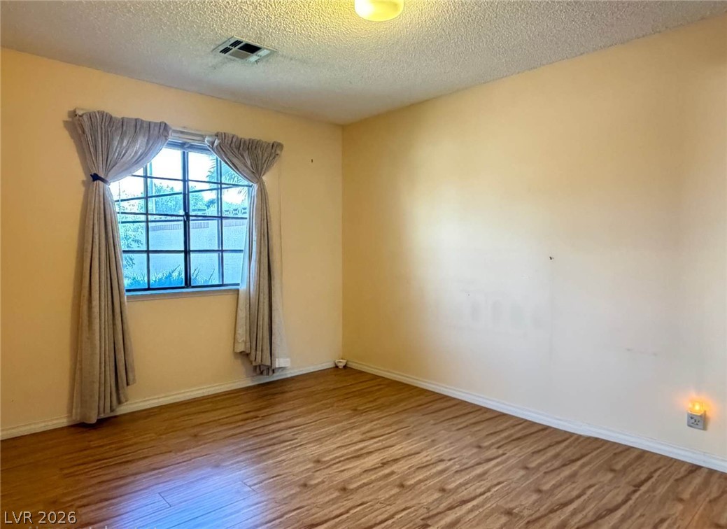 5724 West Viking Road Property Photo 15