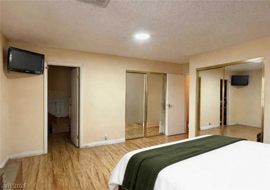 5724 West Viking Road Property Photo 17