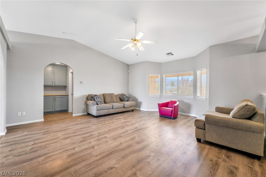 2620 Sagebrush Avenue Property Photo 6
