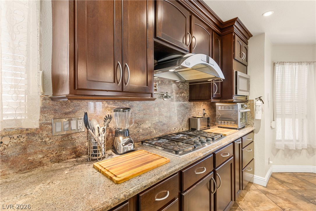 9105 Safeport Cove Court Property Photo 14