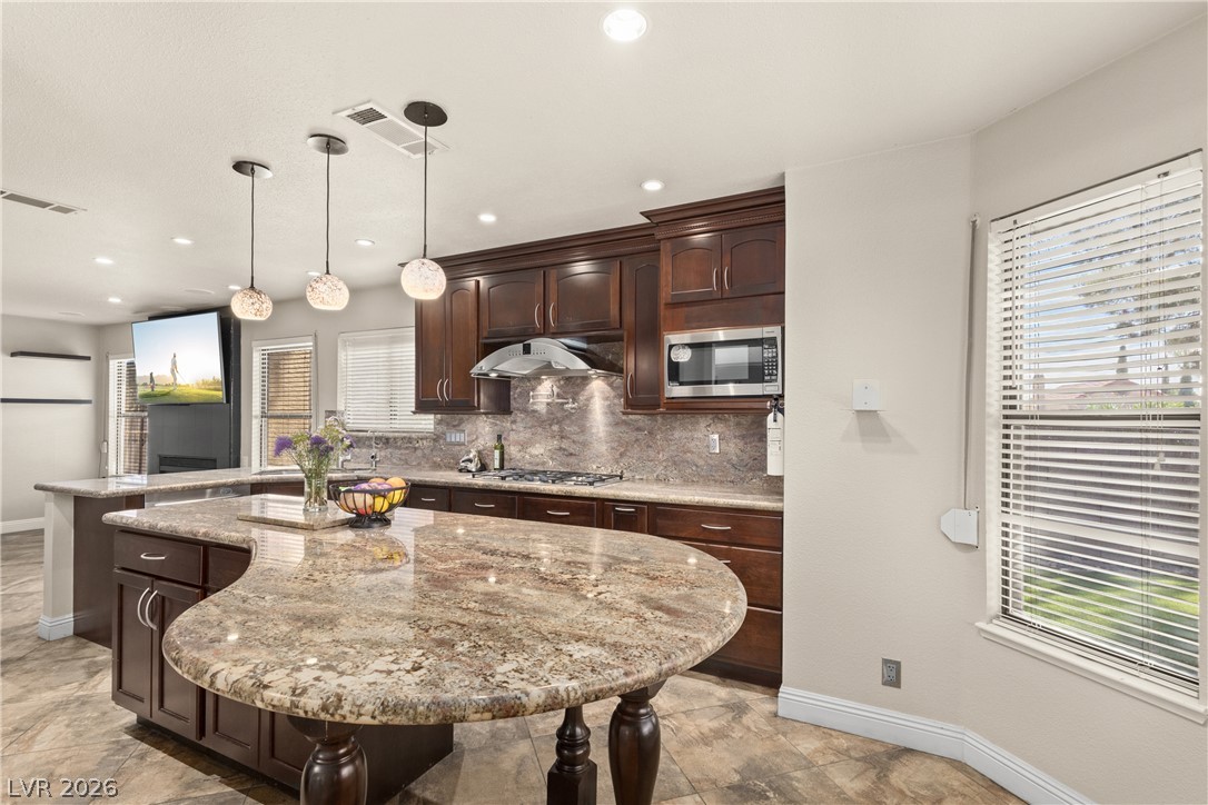9105 Safeport Cove Court Property Photo 14