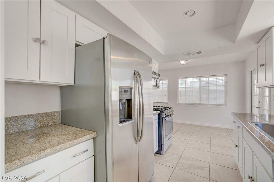 6348 Copperfield Avenue Property Photo 10