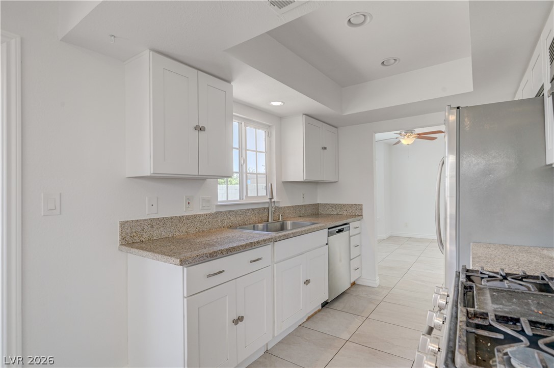 6348 Copperfield Avenue Property Photo 11