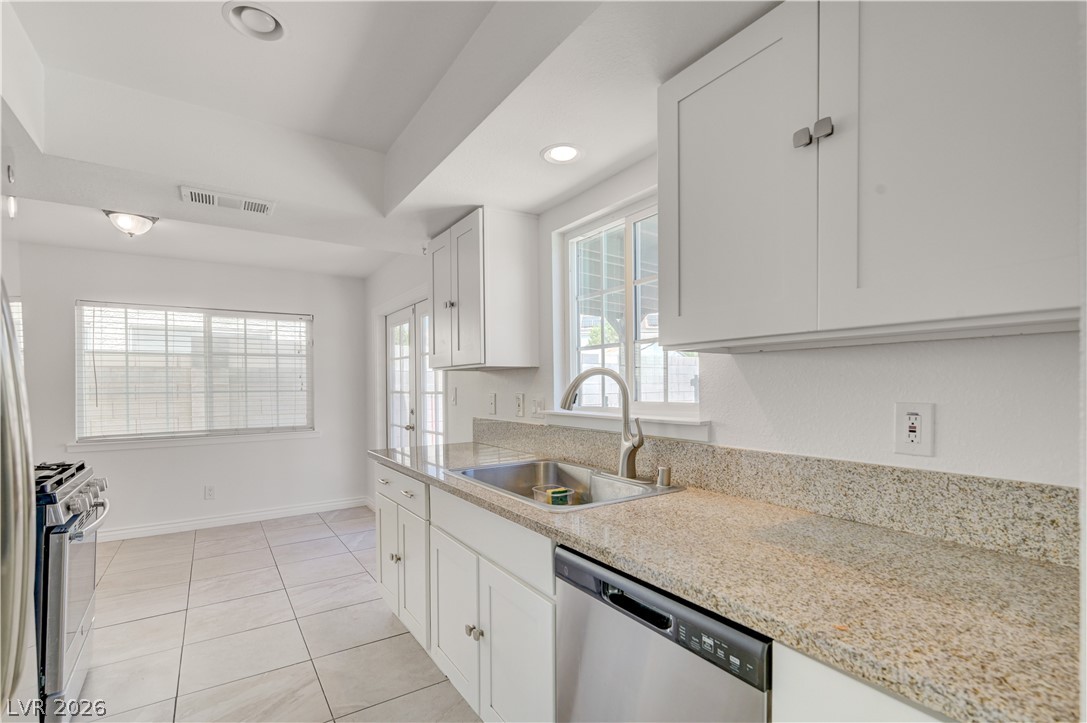 6348 Copperfield Avenue Property Photo 14