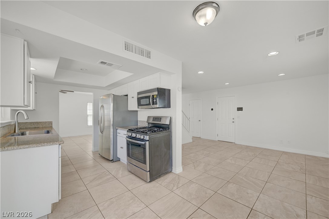 6348 Copperfield Avenue Property Photo 16
