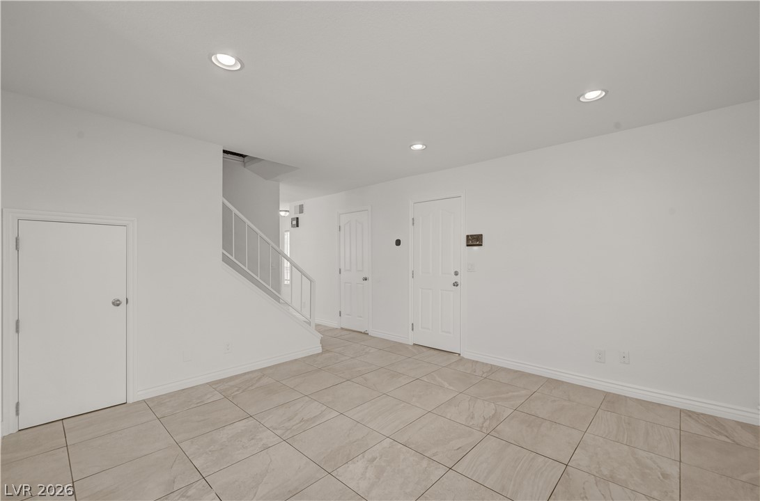 6348 Copperfield Avenue Property Photo 17