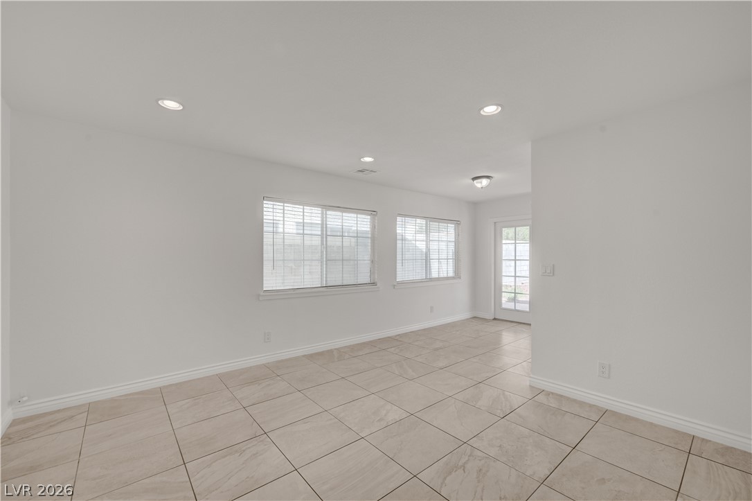 6348 Copperfield Avenue Property Photo 27