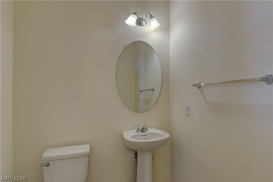 952 Crescent Falls Street Property Photo 10