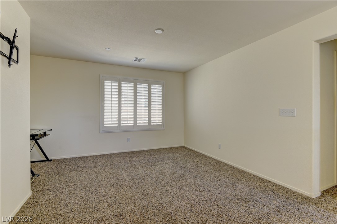952 Crescent Falls Street Property Photo 17