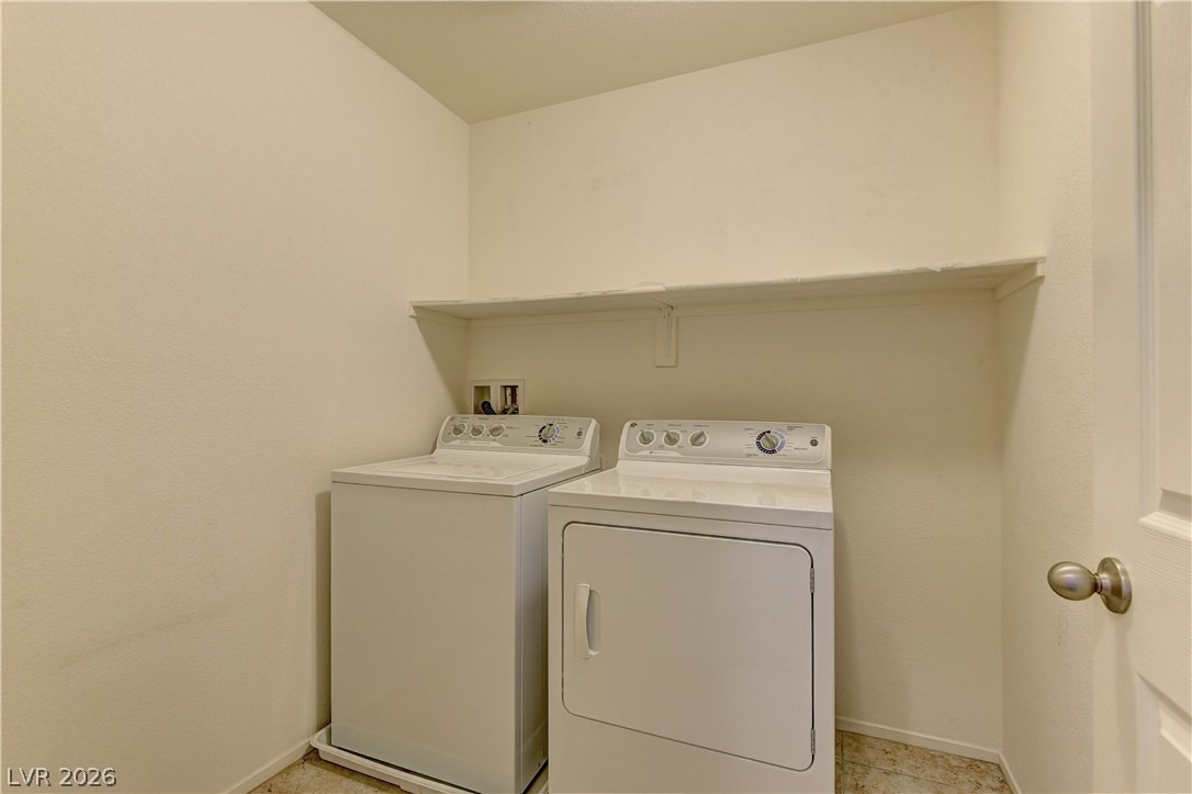 952 Crescent Falls Street Property Photo 21