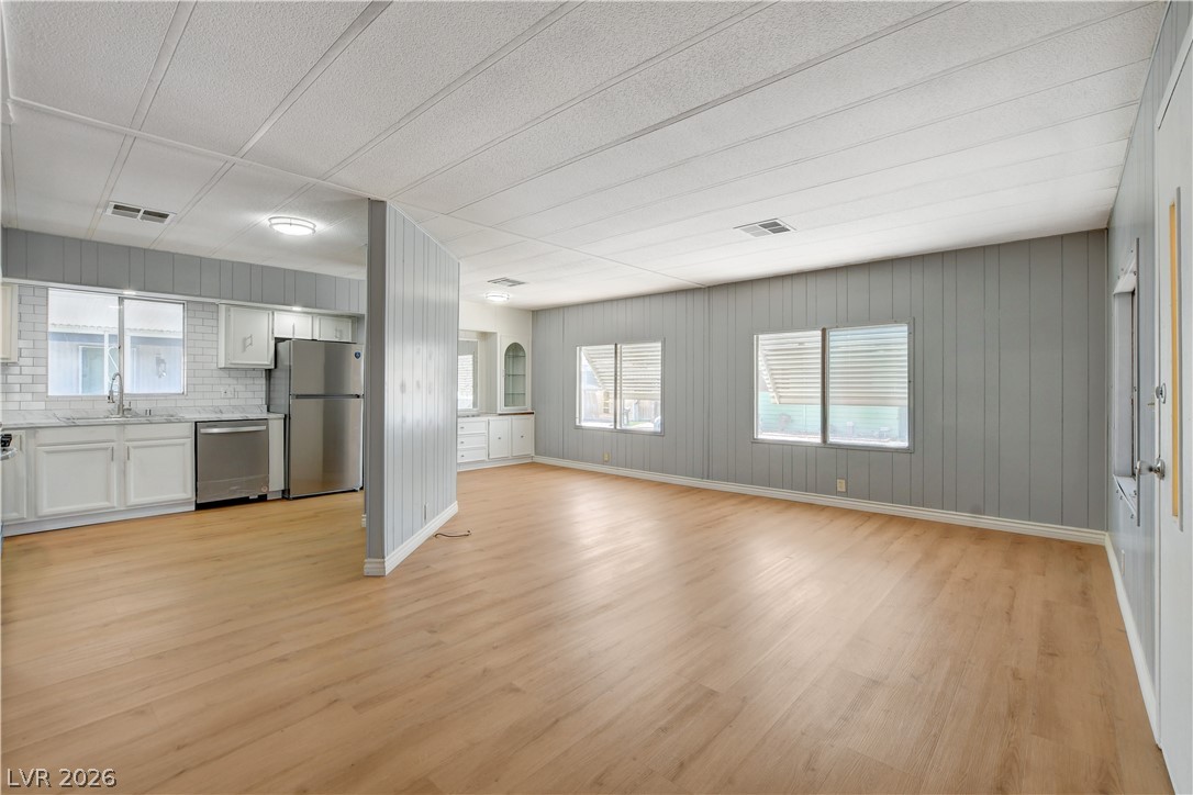 3430 Isle Royale Drive Property Photo 6