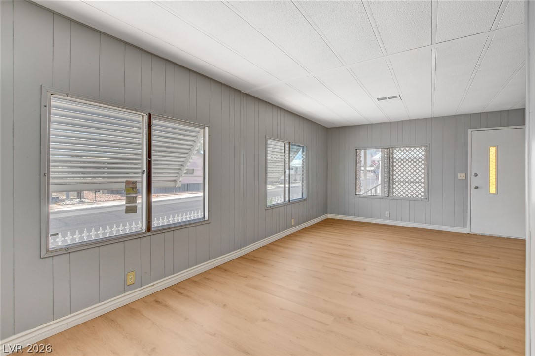 3430 Isle Royale Drive Property Photo 12